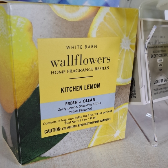 WHITE BARN WALLFLOWERS PLUG SCENT-CONTROL & REFILLS 3-PIECE HOME FRAGRANCE SET - Picture 2 of 12